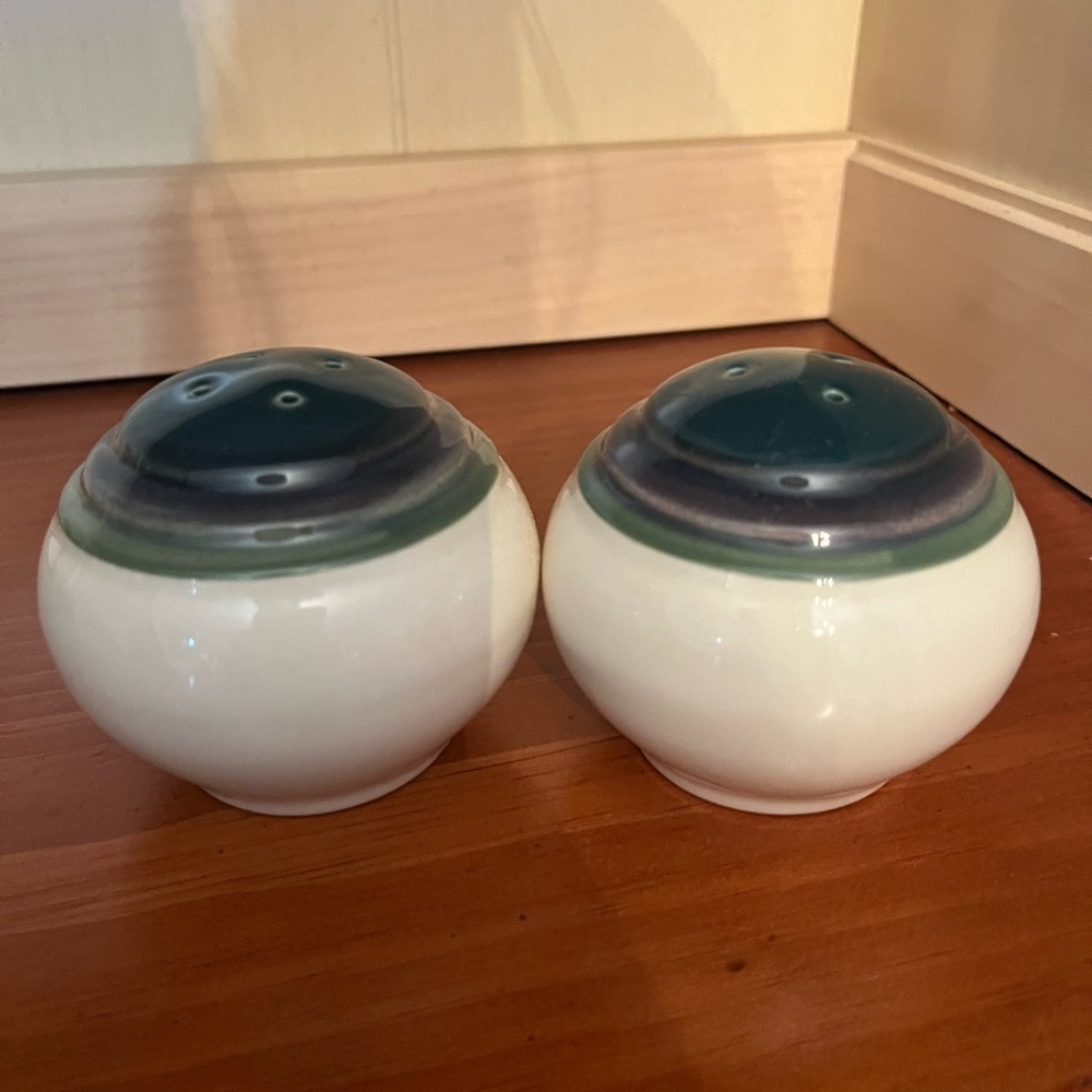 Pfaltzgraff Ceramic Salt and Pepper Shakers